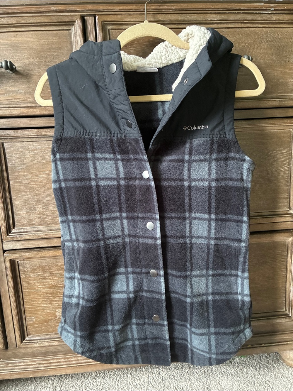 Columbia Women’s Black & Gray Plaid Sherpa-Lined Hooded Vest